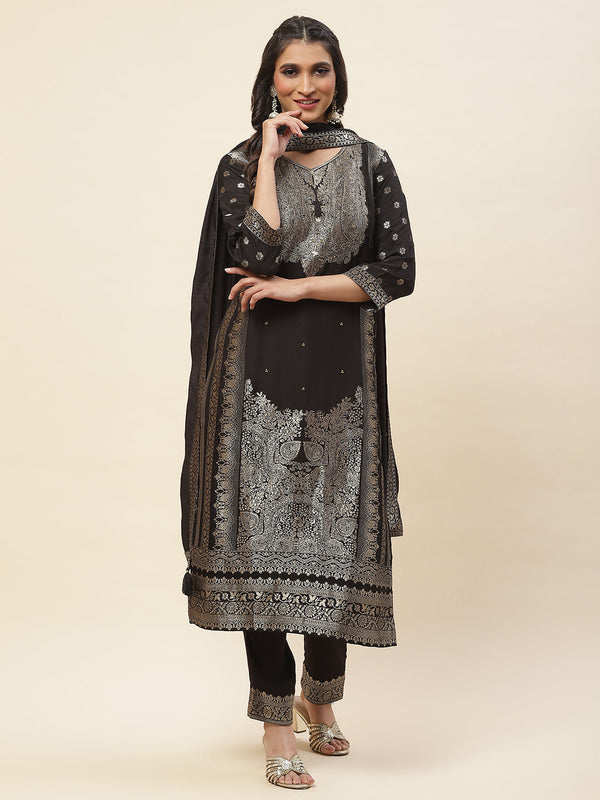 Zari Jaal Embroidered Chanderi Kurta With Pants & Dupatta
